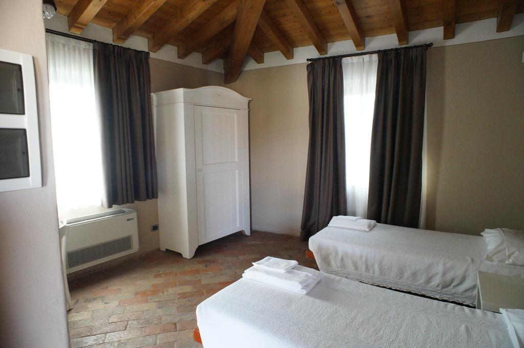 Corte Breda, Agriturismo Bed&Breakfast Chiari Esterno foto